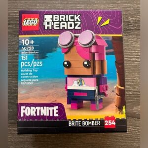 Lego Fortnite Brite Bomber Brickheadz